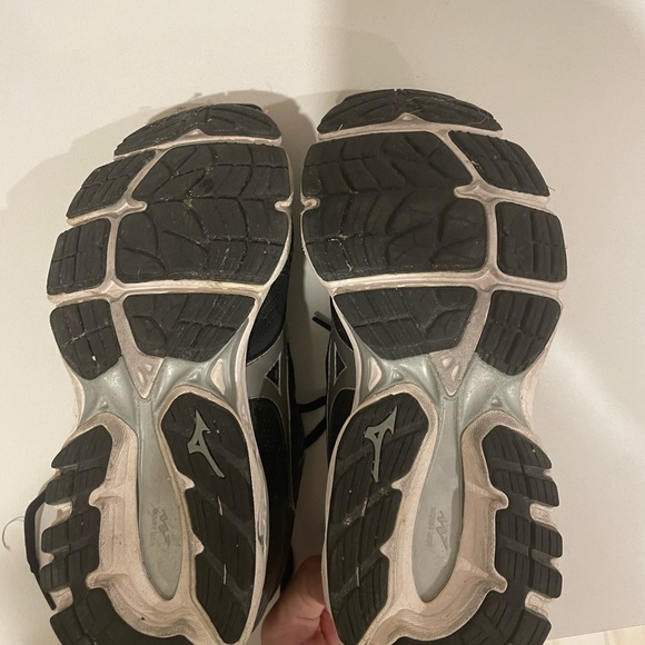 Great running shoes! - Picture 3 of 3